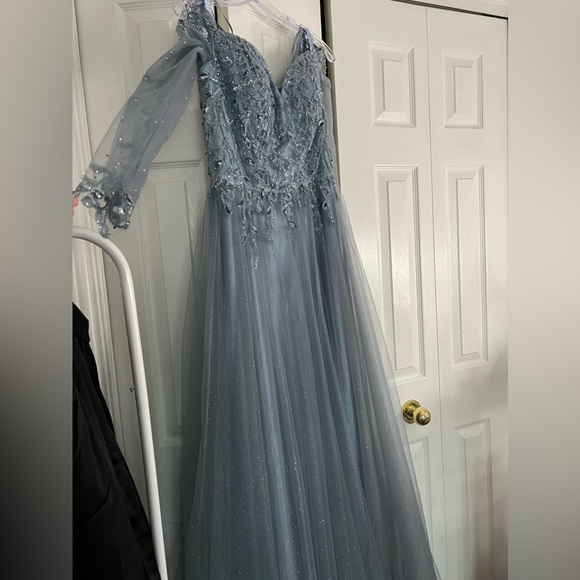 A line long sleeve formal dress - Picture 4 of 8